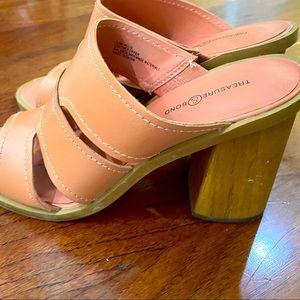 Peach Treasure and Bond heels